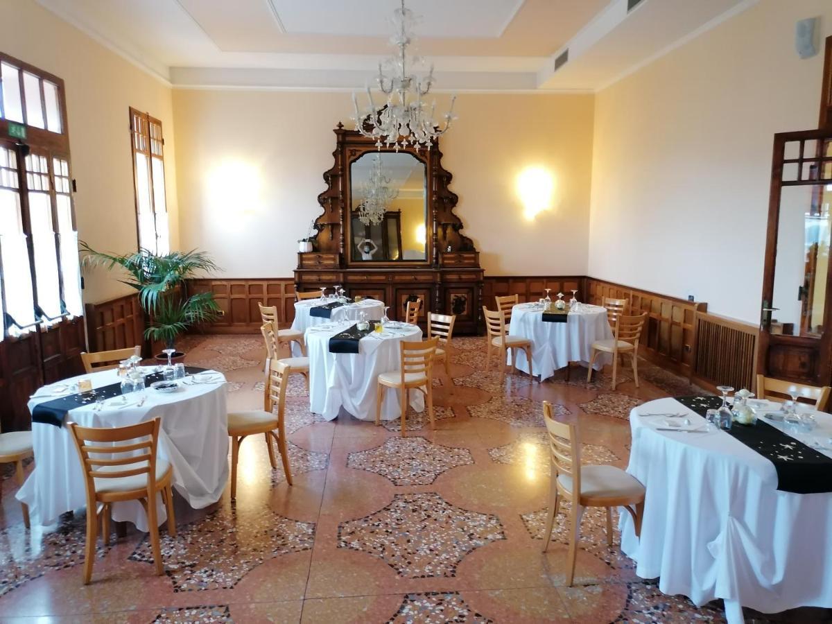 Hotel Antico Borgo Риоло-Терме Экстерьер фото