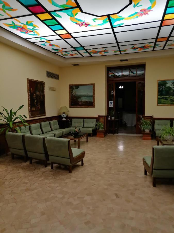 Hotel Antico Borgo Риоло-Терме Экстерьер фото