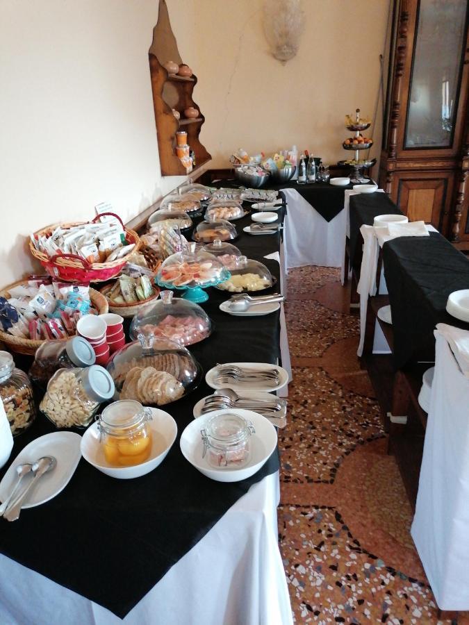 Hotel Antico Borgo Риоло-Терме Экстерьер фото