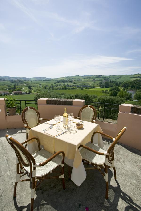Hotel Antico Borgo Риоло-Терме Экстерьер фото
