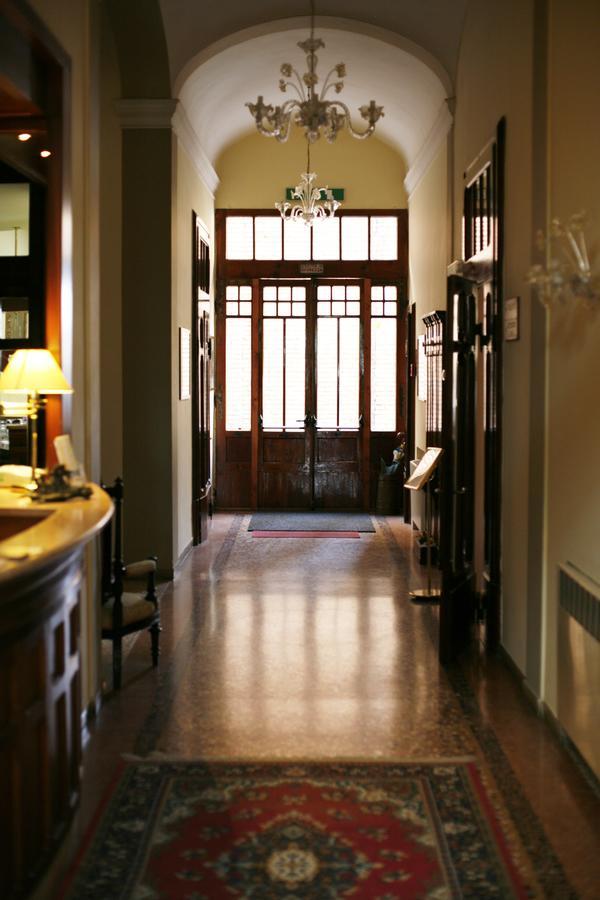 Hotel Antico Borgo Риоло-Терме Экстерьер фото