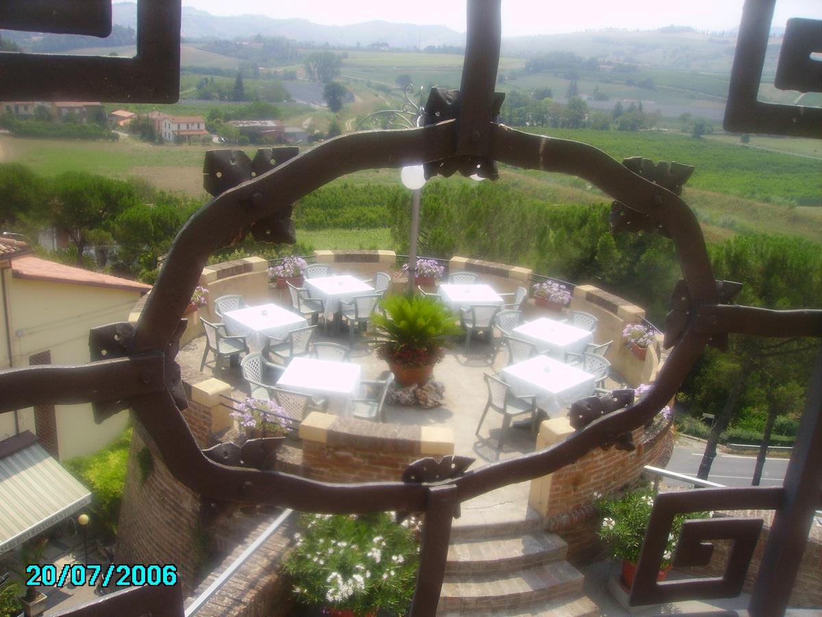 Hotel Antico Borgo Риоло-Терме Экстерьер фото
