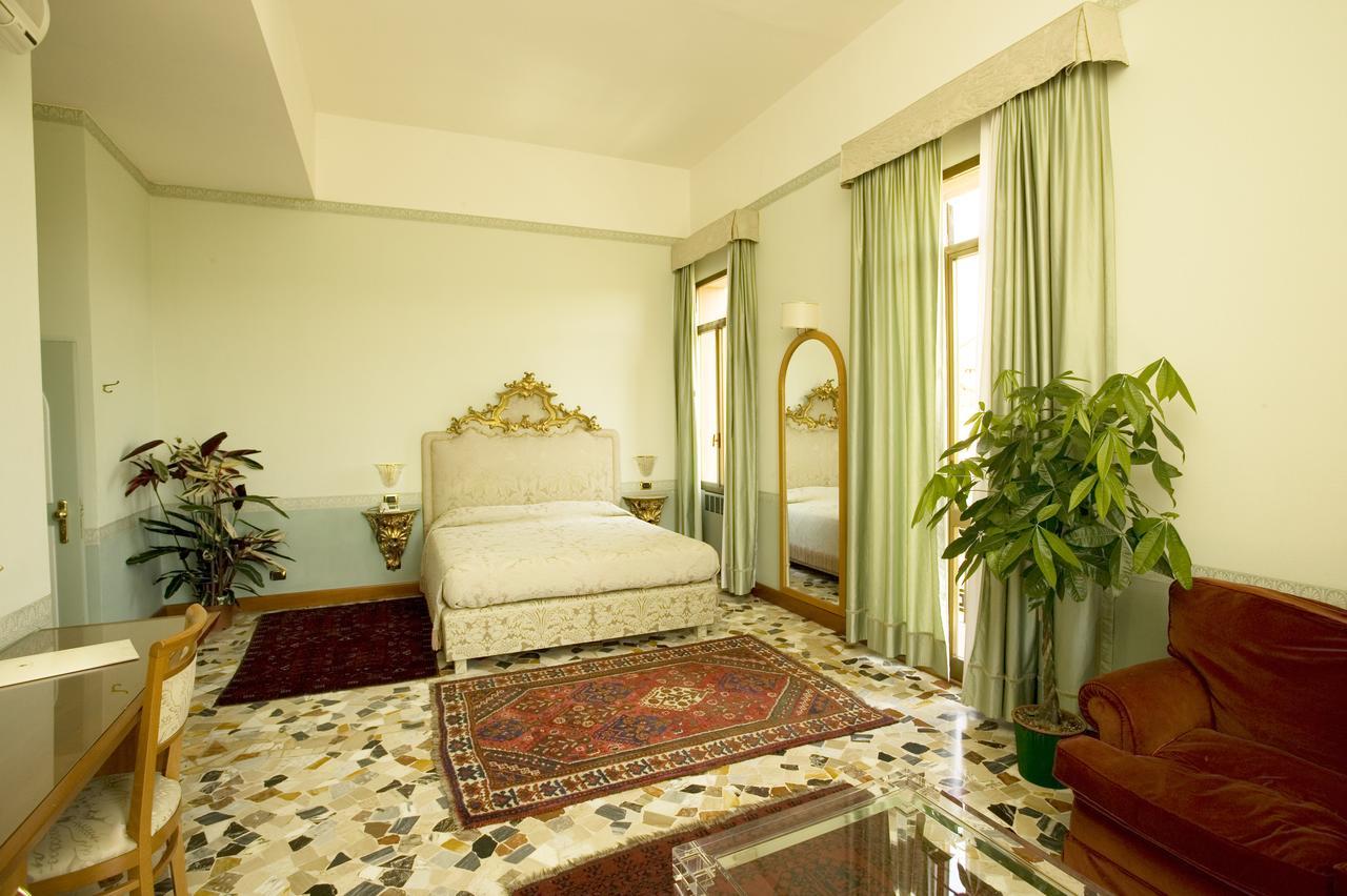 Hotel Antico Borgo Риоло-Терме Экстерьер фото
