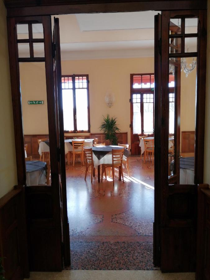 Hotel Antico Borgo Риоло-Терме Экстерьер фото