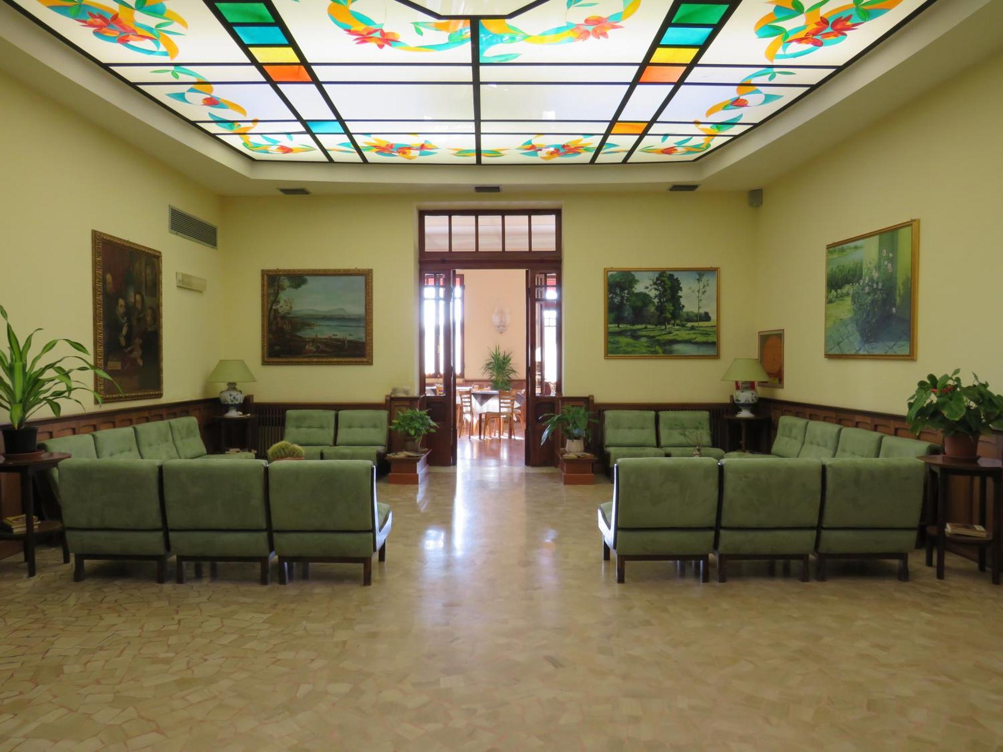 Hotel Antico Borgo Риоло-Терме Экстерьер фото